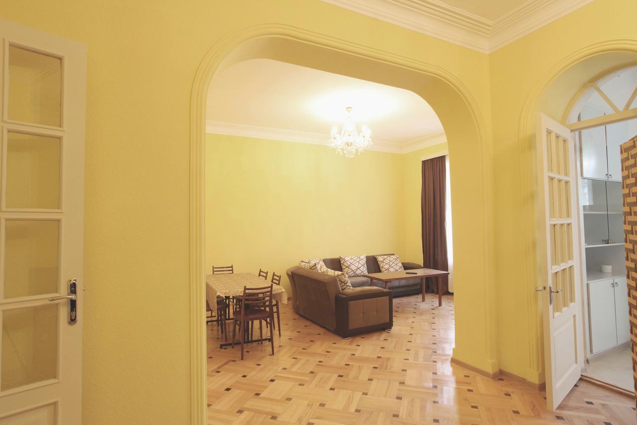 Apartment At Stalin House Tbilisi Ngoại thất bức ảnh