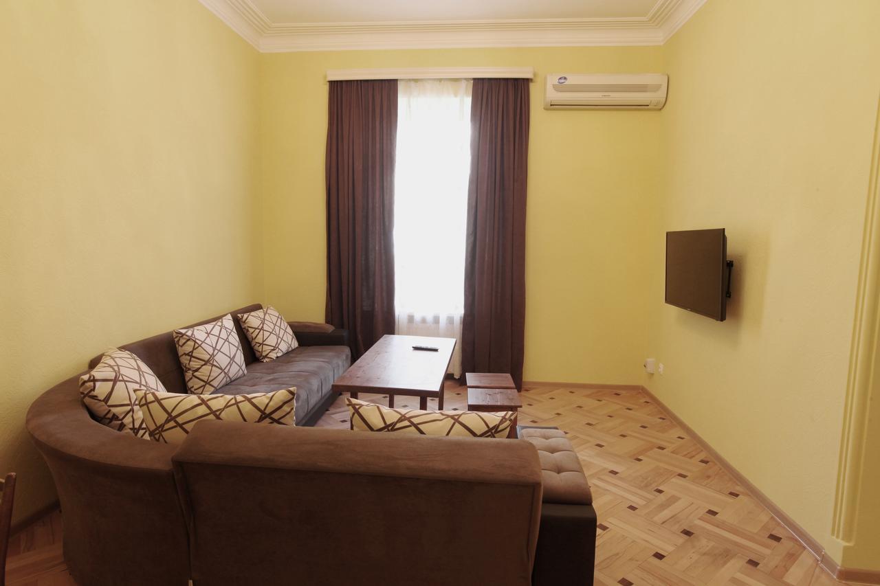 Apartment At Stalin House Tbilisi Ngoại thất bức ảnh