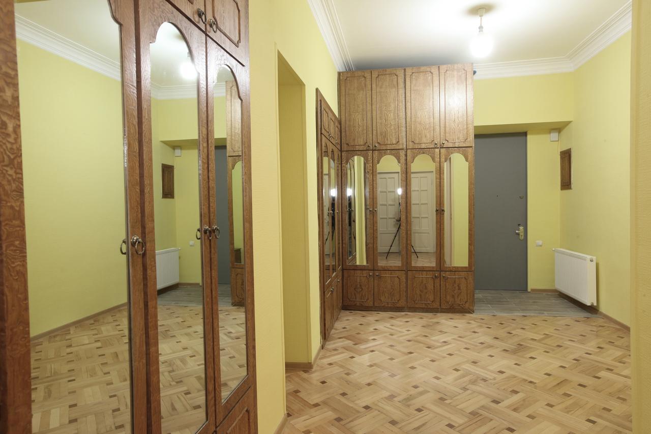 Apartment At Stalin House Tbilisi Ngoại thất bức ảnh