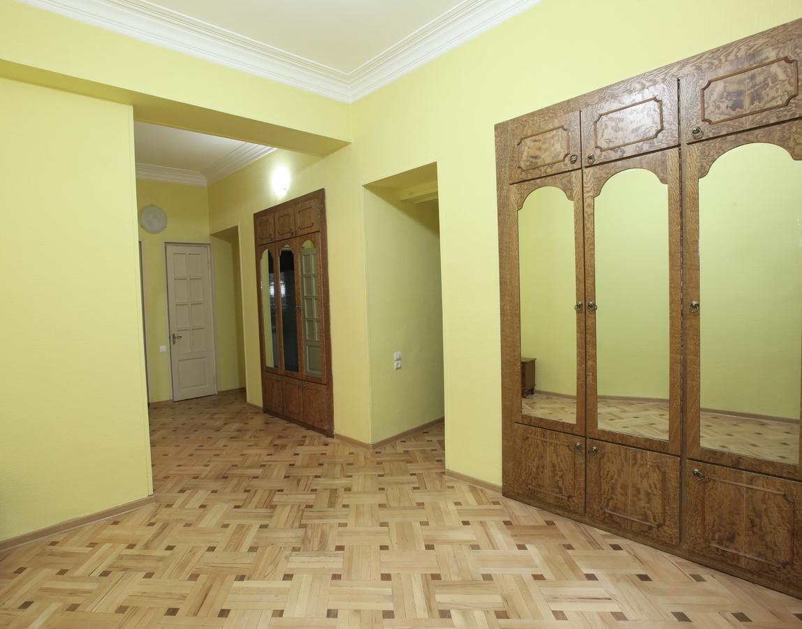 Apartment At Stalin House Tbilisi Ngoại thất bức ảnh