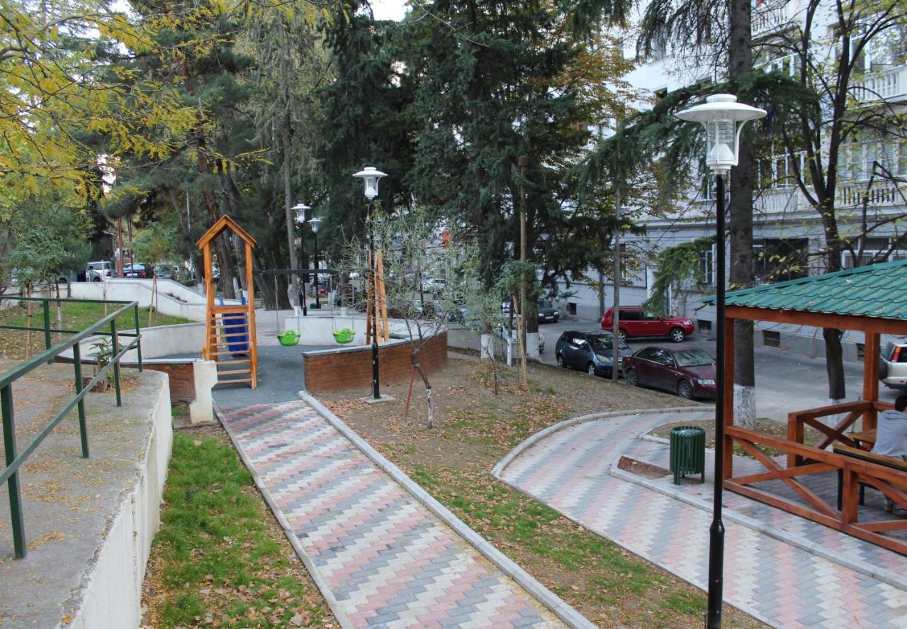 Apartment At Stalin House Tbilisi Ngoại thất bức ảnh